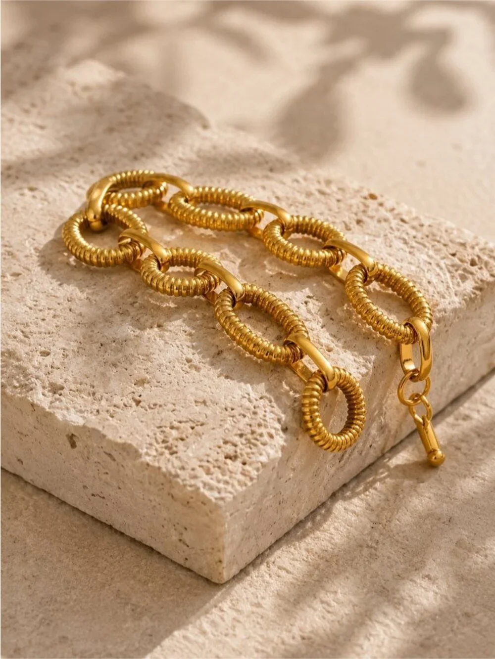 Anthropologie bold link